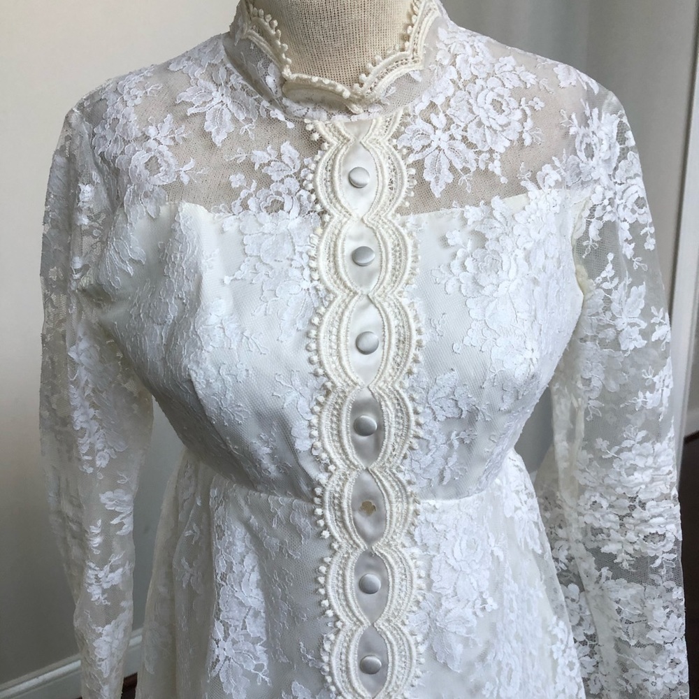 Ivory Lace Wedding Dress Classic Bridal Gown